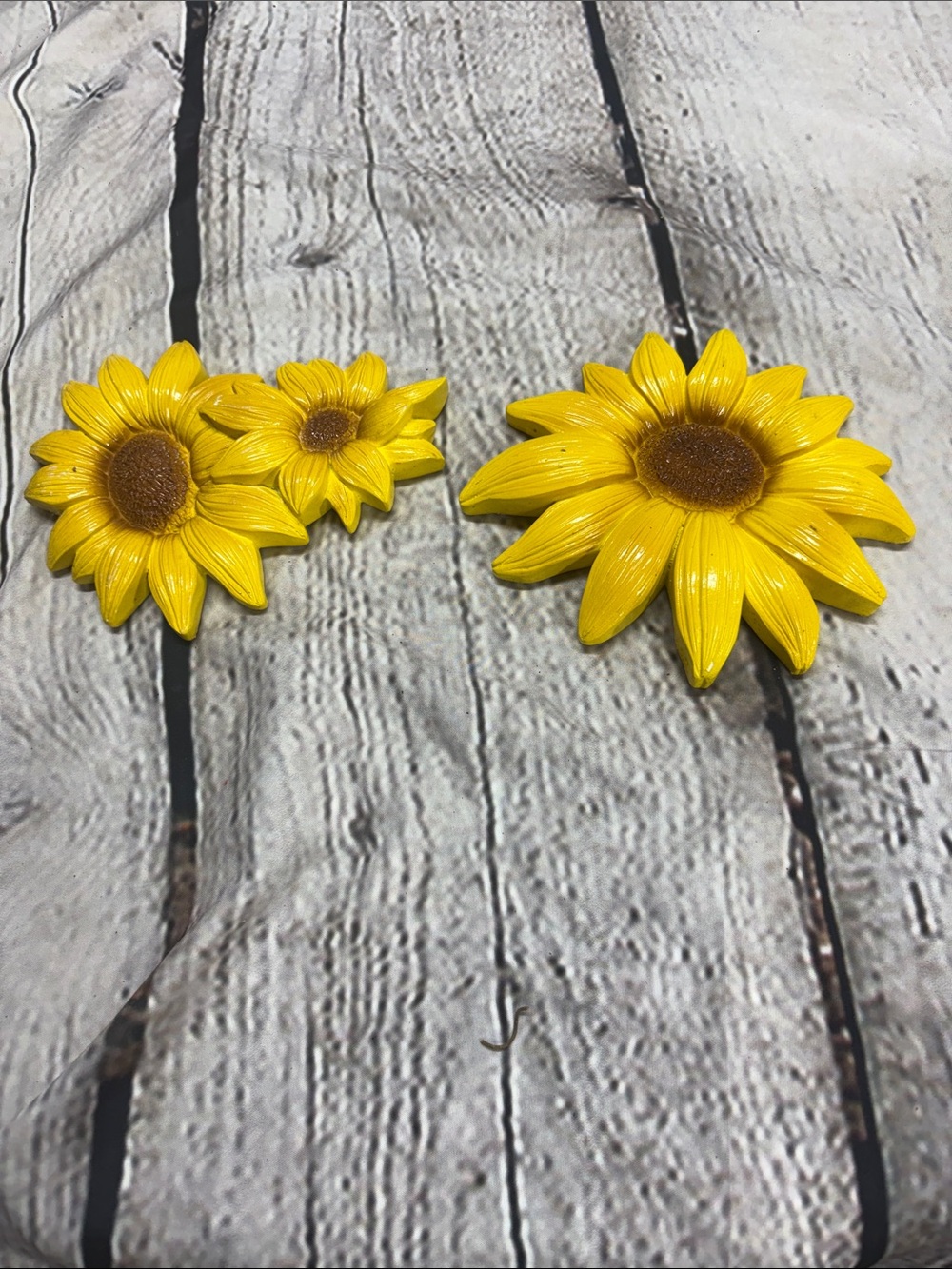 Bright Yellow Sunflower Wall Accent - Decorative Floral Set